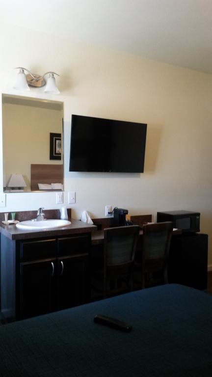 Barons Lodge Killdeer Δωμάτιο φωτογραφία
